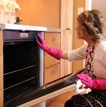 How To Clean A Self-Cleaning Oven (Without Using Self-Clean Feature)