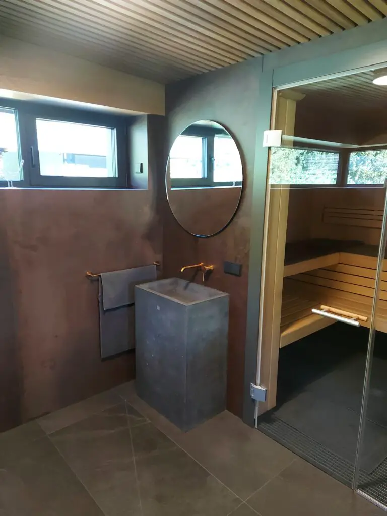 Sauna and Steam Room 
