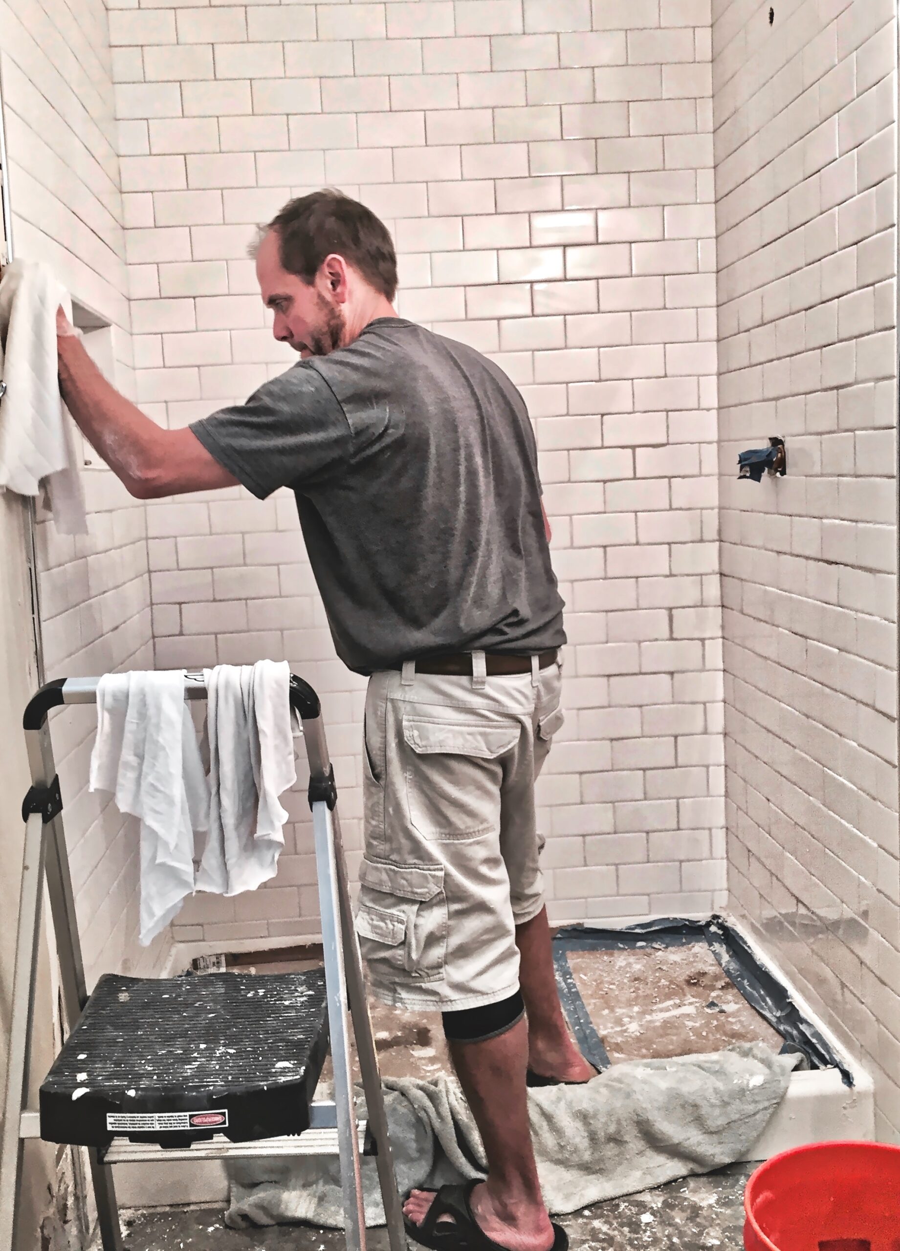 How Long for Grout to Dry Before Showering? (WHAT TO KNOW!) DIY Home
